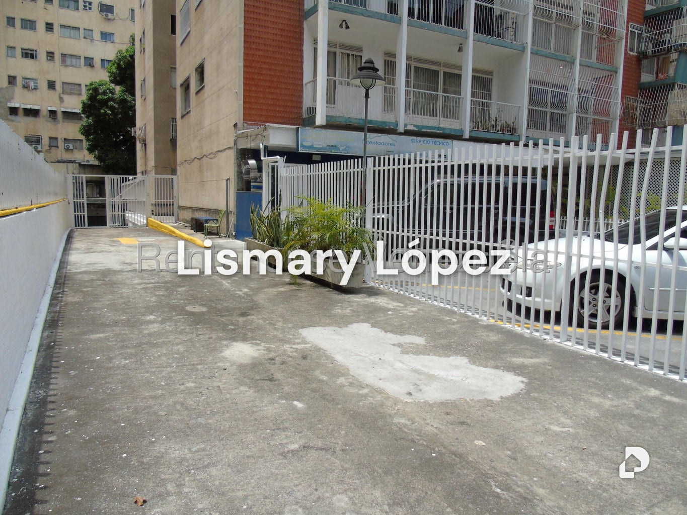 Local comercial en Los Palos Grandes, Caracas – 20