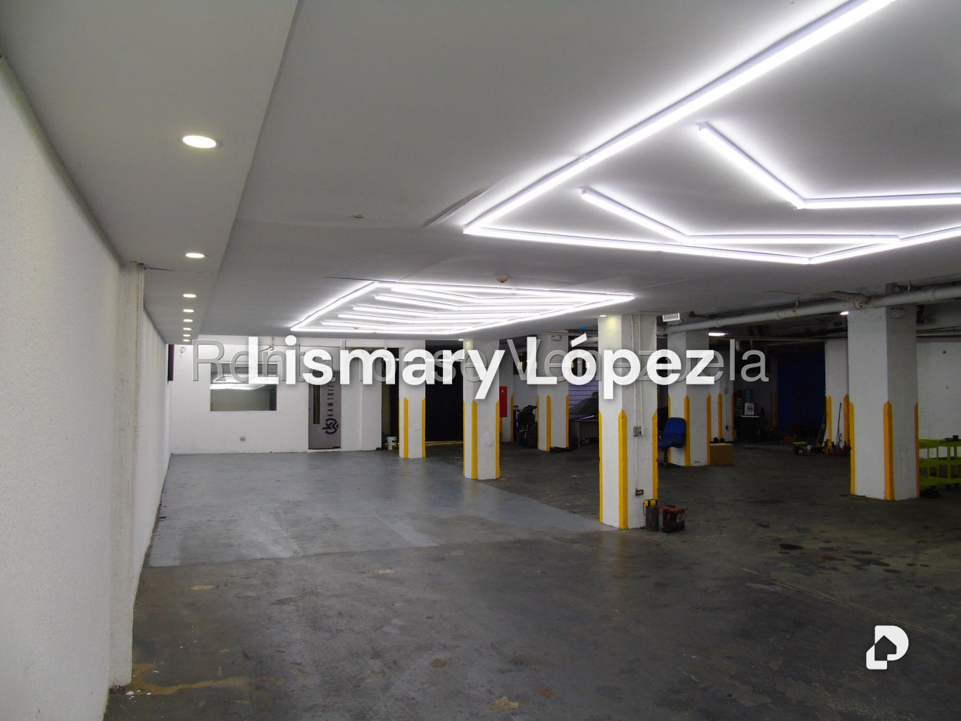 Local comercial en Los Palos Grandes, Caracas – 25
