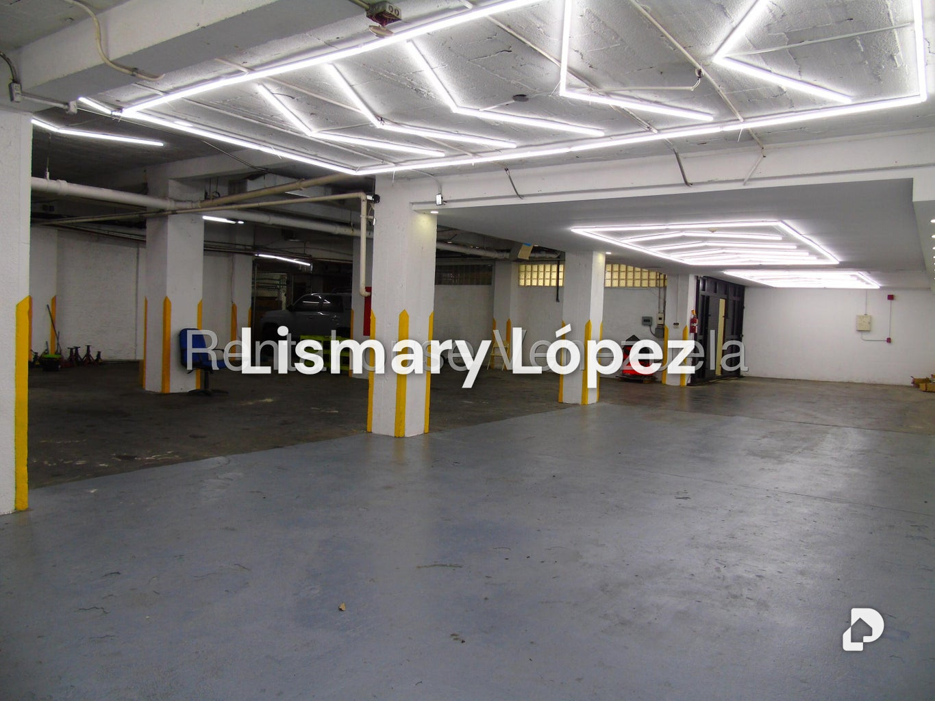 Local comercial en Los Palos Grandes, Caracas – 29