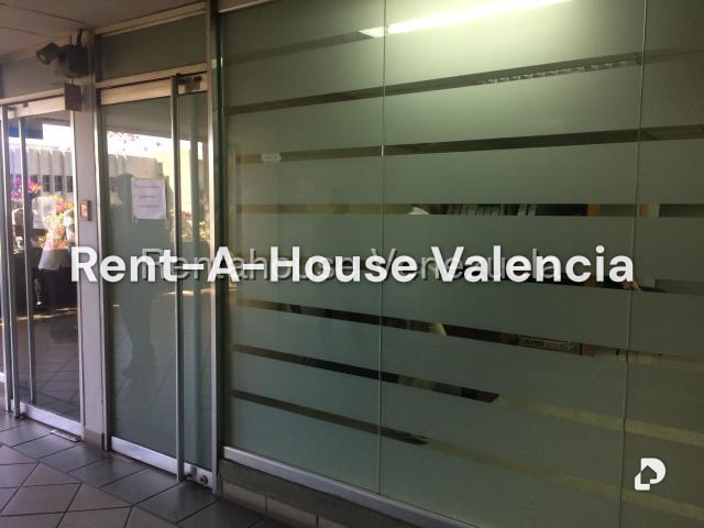 Local comercial en Zona Industrial, Valencia – 4