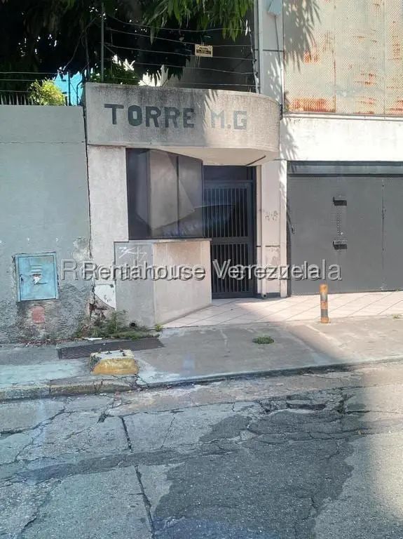 Oficina en Las Delicias de Sabana Grande, Caracas - 1
