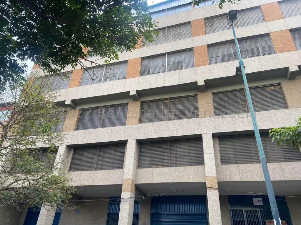 Commercial space in Catia, Caracas - 1