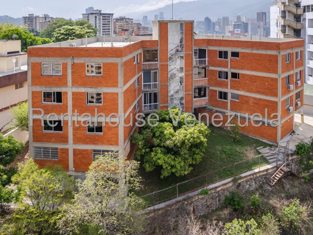 Edificio en Colinas de Bello Monte, Caracas - 1