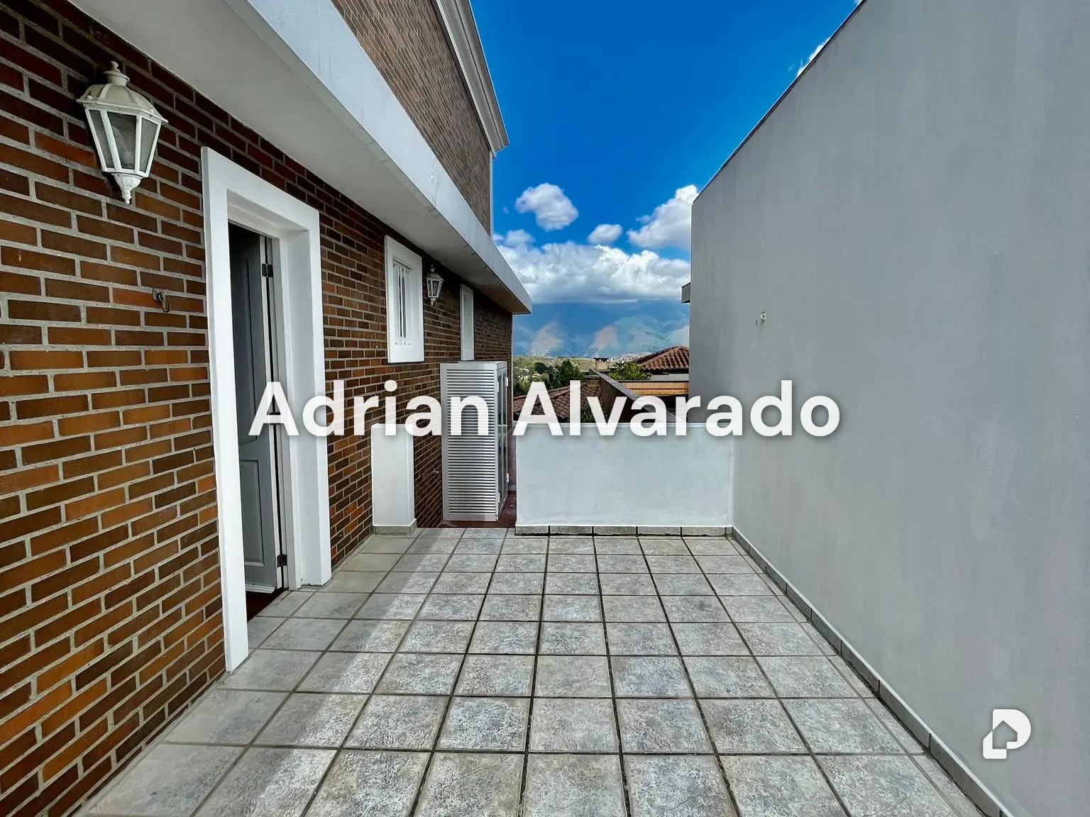House in La Lagunita, Caracas – 14