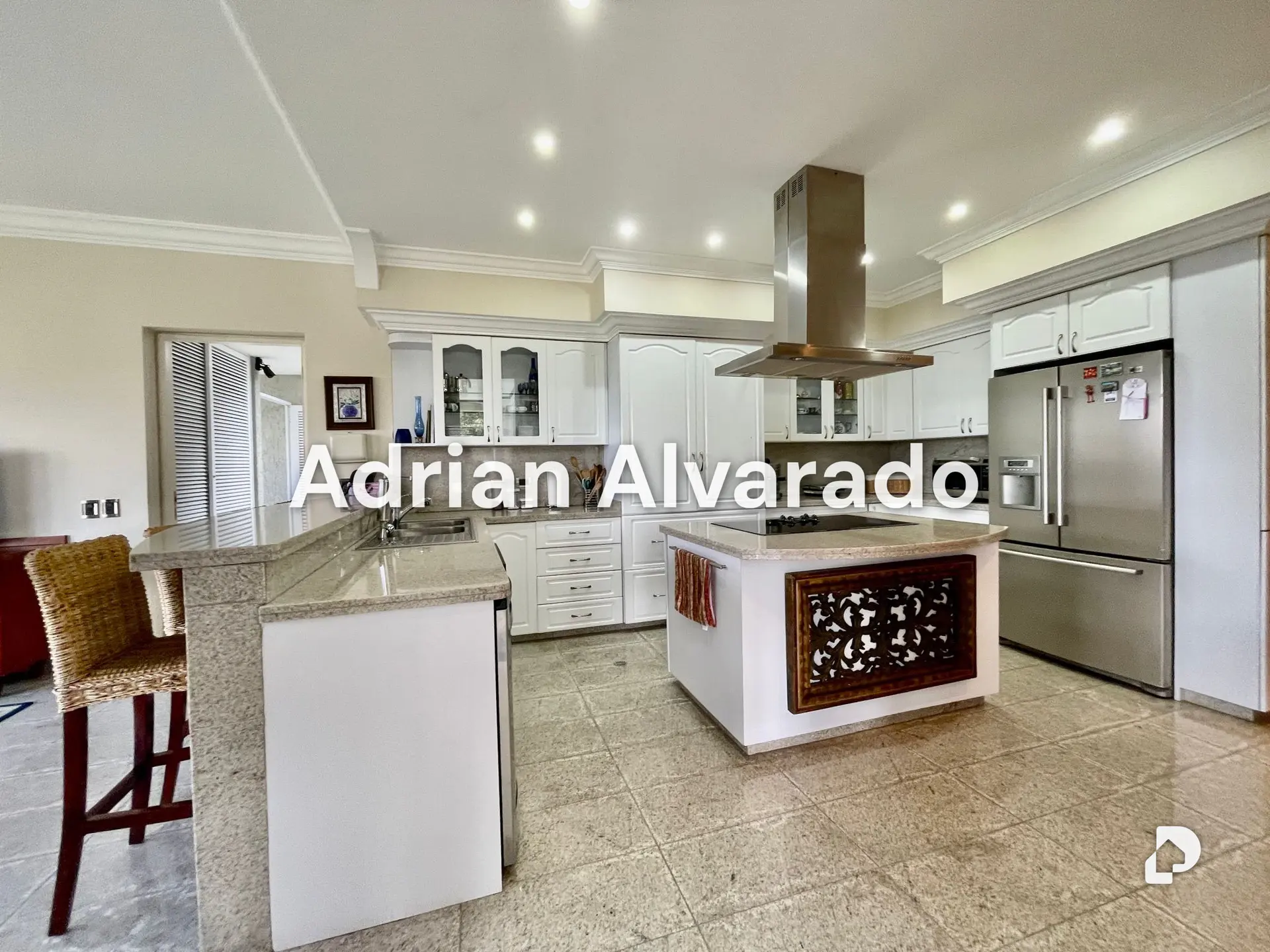 House in La Lagunita, Caracas – 9