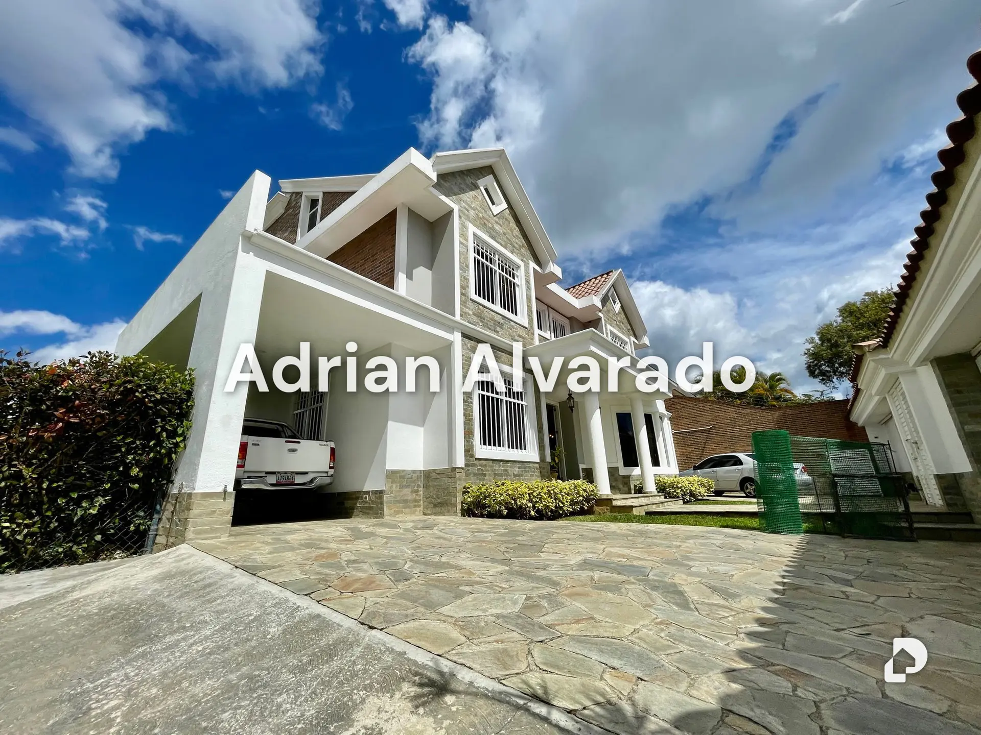 House in La Lagunita, Caracas – 2