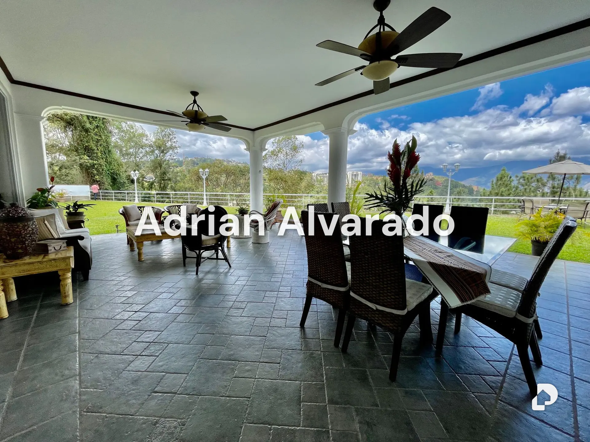 House in La Lagunita, Caracas – 8