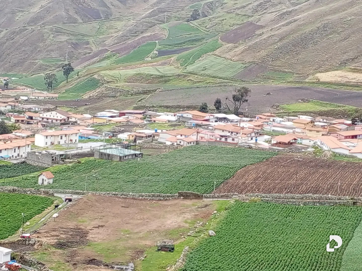Land in Mifafi, Apartaderos – 3