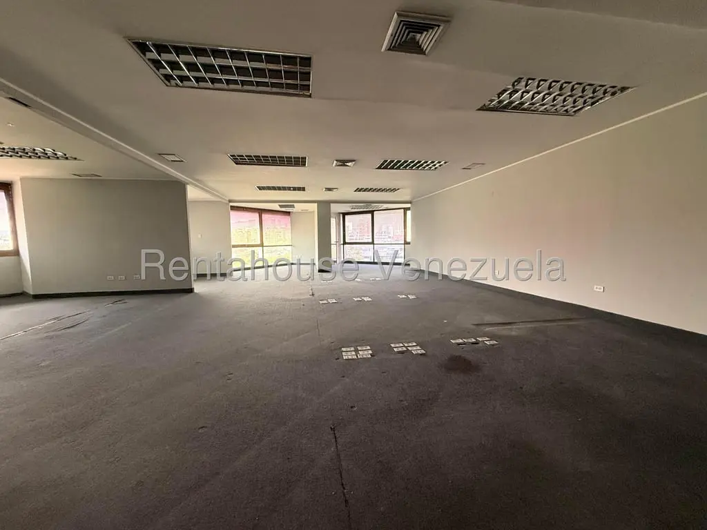 Oficina en Chuao, Caracas - 1
