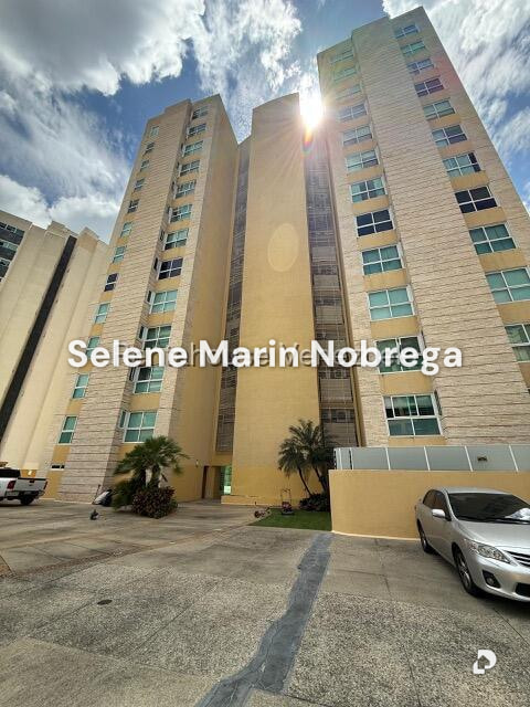 Apartamento en Las Mesetas de Santa Rosa de Lima, Caracas – 18