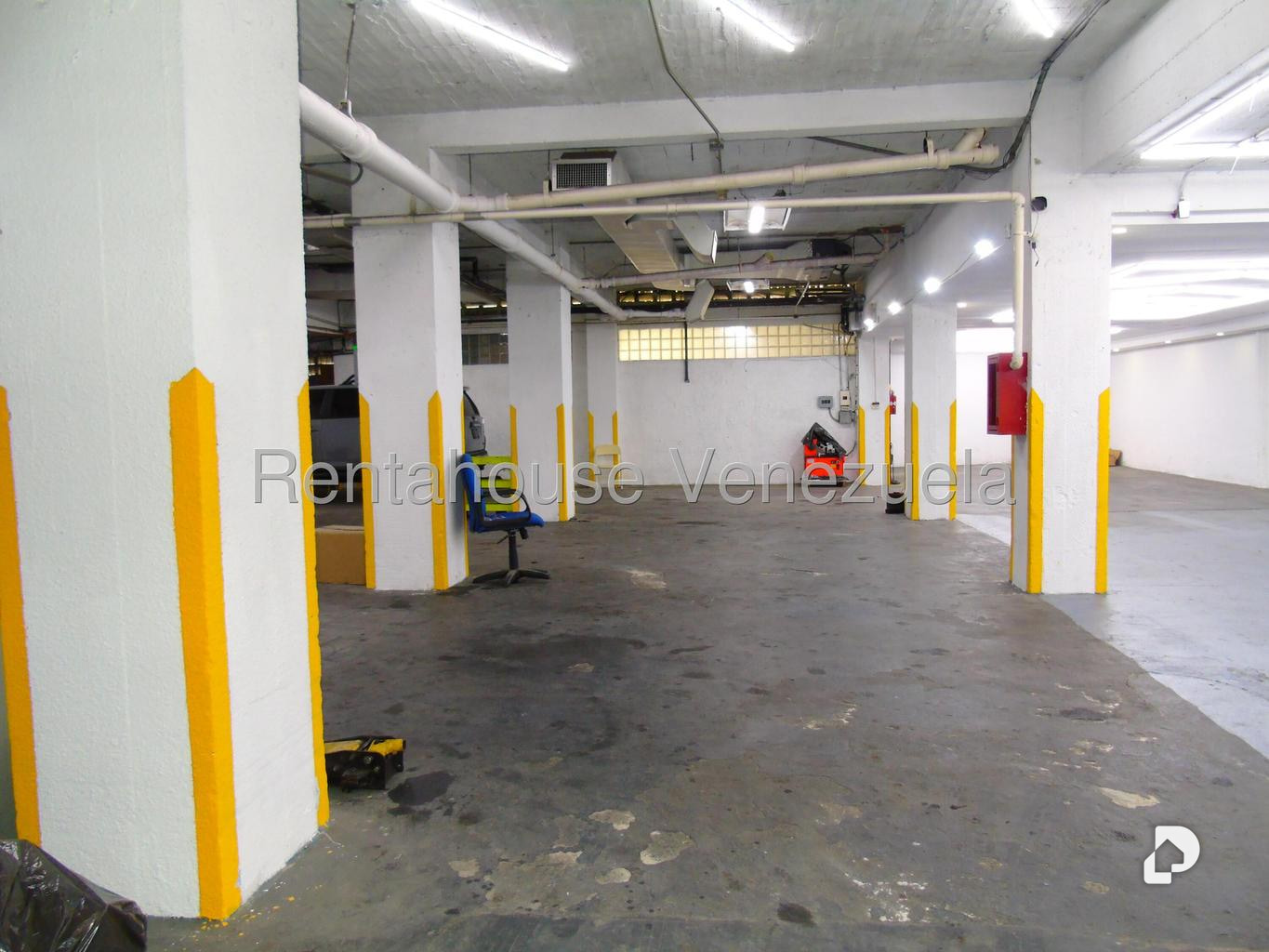 Commercial space in Los Palos Grandes, Caracas – 30