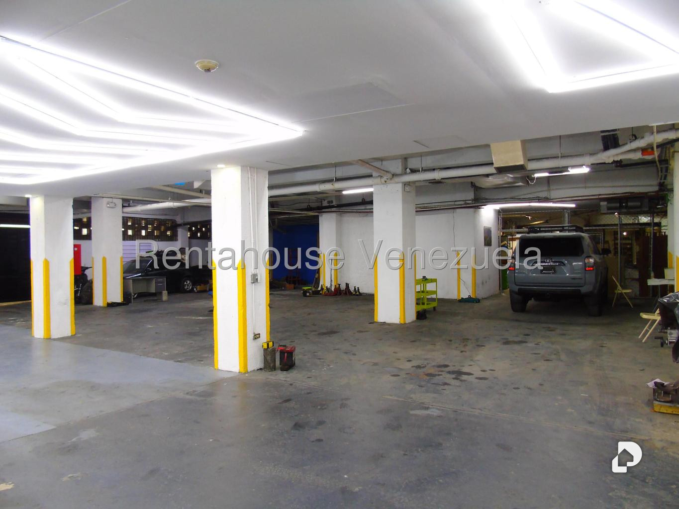 Commercial space in Los Palos Grandes, Caracas – 26
