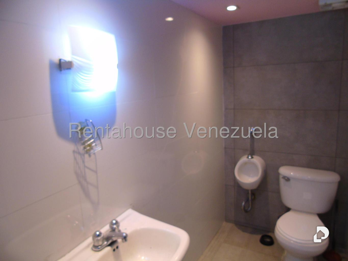 Commercial space in Los Palos Grandes, Caracas – 15