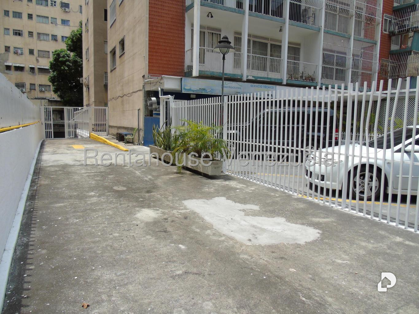 Commercial space in Los Palos Grandes, Caracas – 20