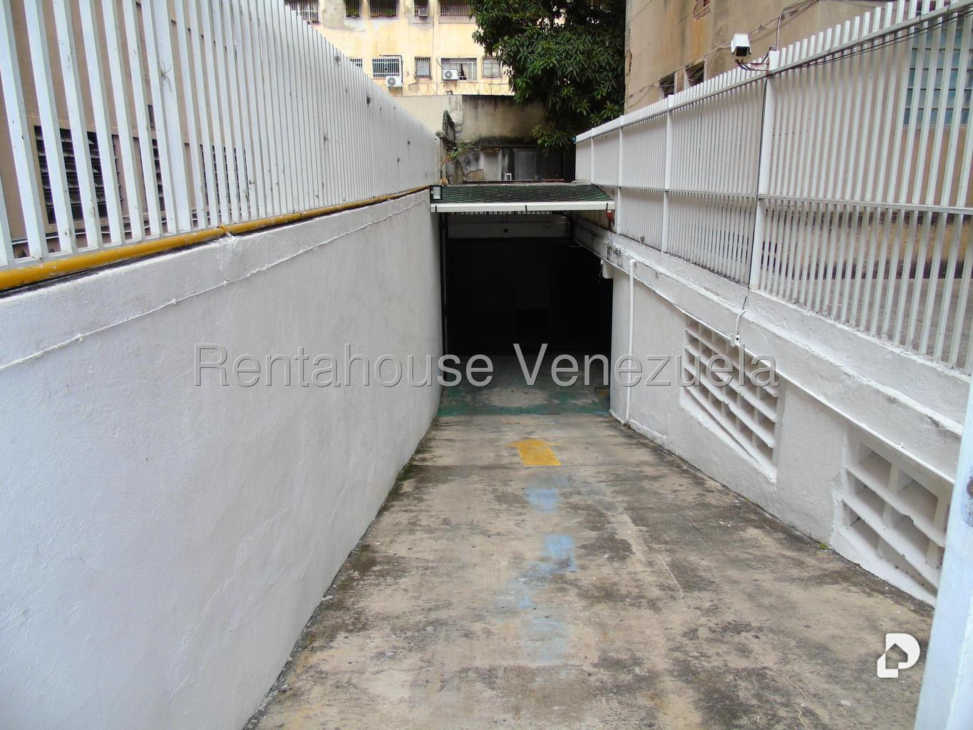 Commercial space in Los Palos Grandes, Caracas – 21