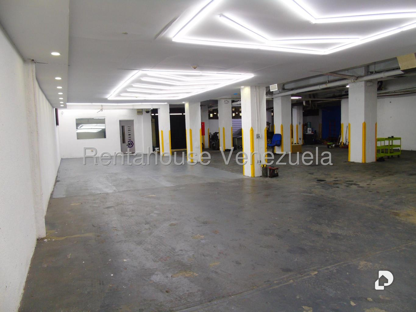 Commercial space in Los Palos Grandes, Caracas – 24