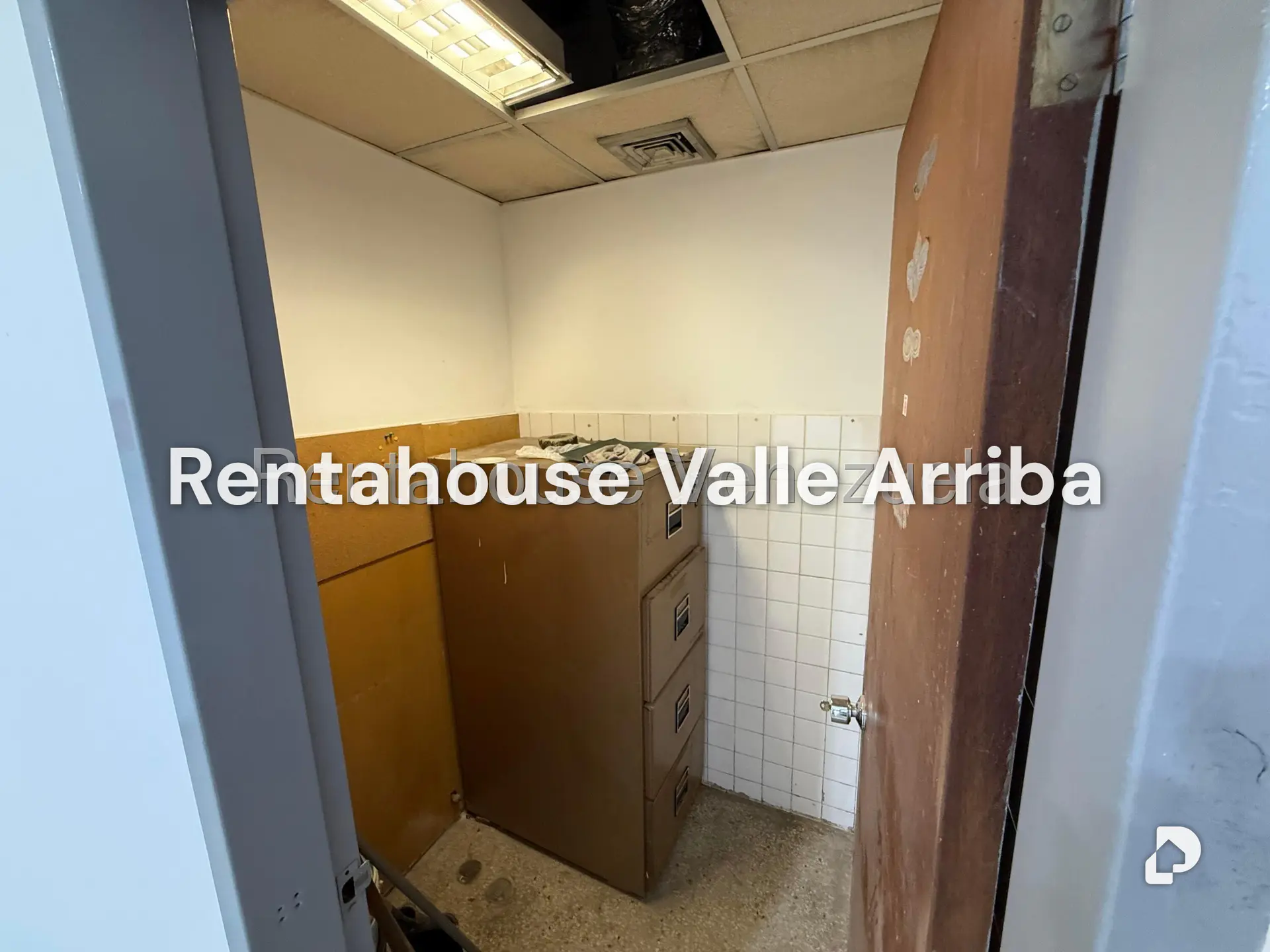 Local comercial en Parroquia La Candelaria, Caracas