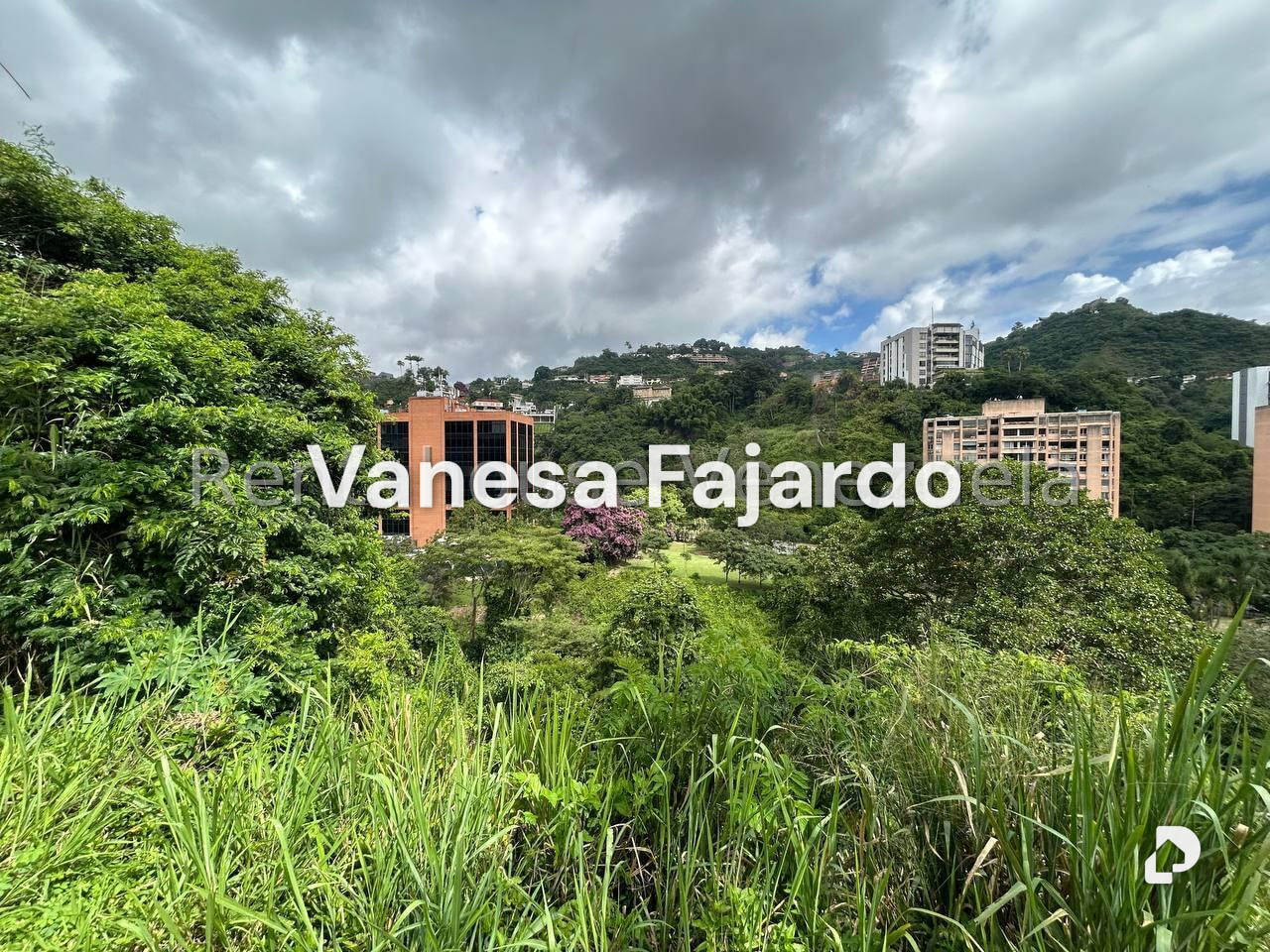 Terreno en Cerro Verde, Caracas – 15
