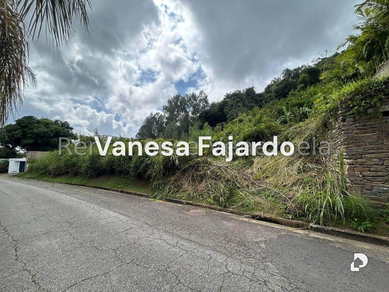 Terreno en Cerro Verde, Caracas – 12