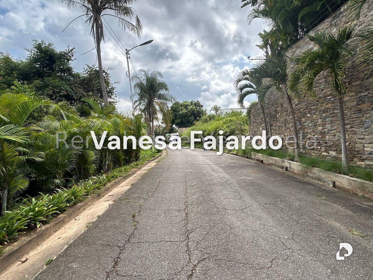 Terreno en Cerro Verde, Caracas – 11