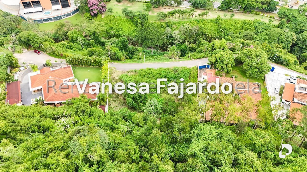 Terreno en Cerro Verde, Caracas – 6