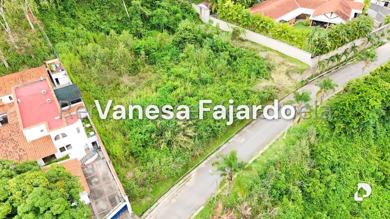 Terreno en Cerro Verde, Caracas – 7