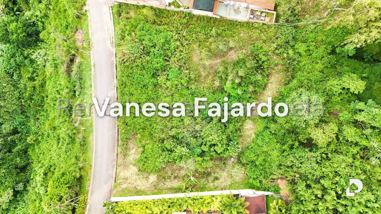 Terreno en Cerro Verde, Caracas – 3