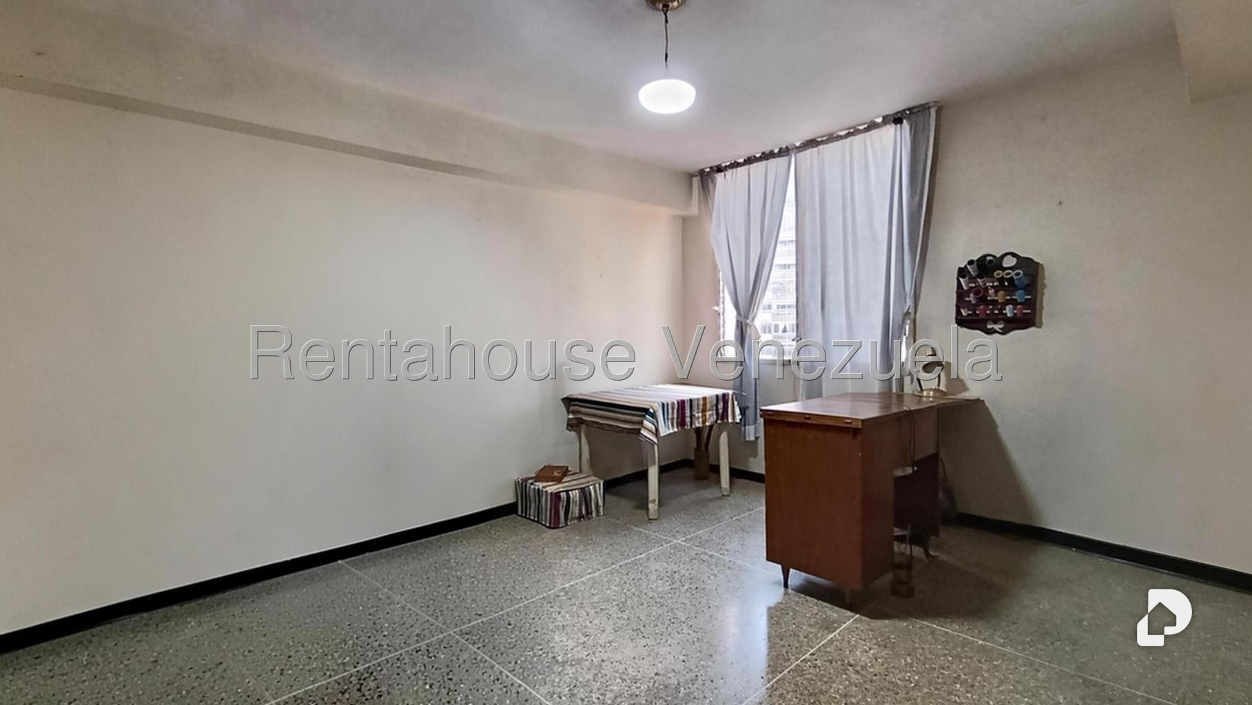 Apartamento en El Paraíso, Caracas – 26