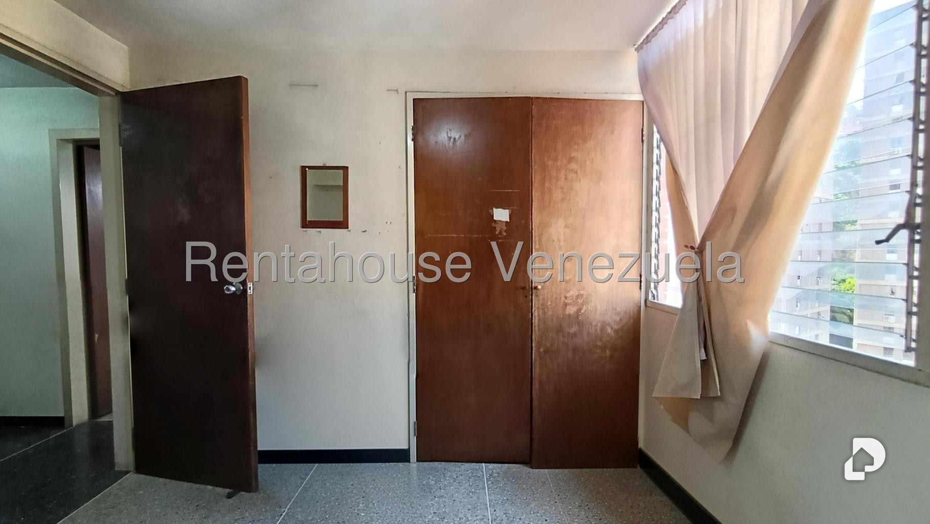Apartamento en El Paraíso, Caracas – 25