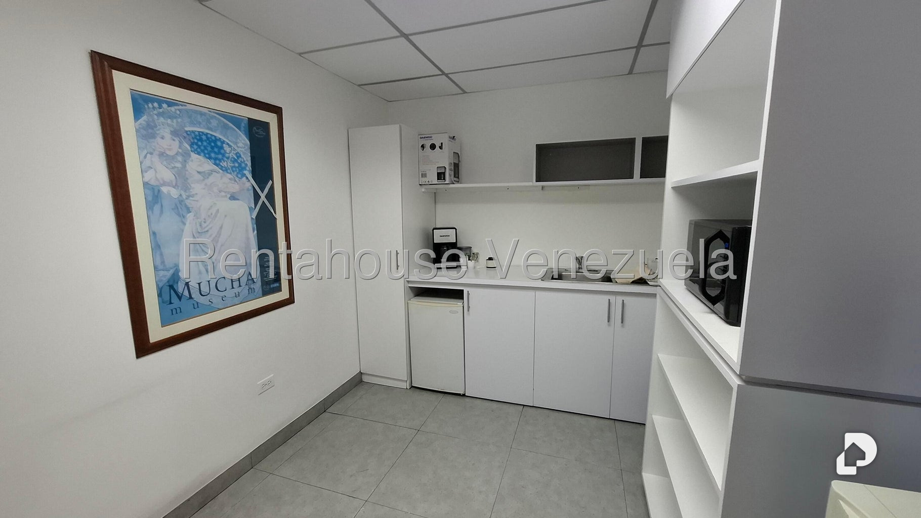 Oficina en La Castellana, Caracas – 13