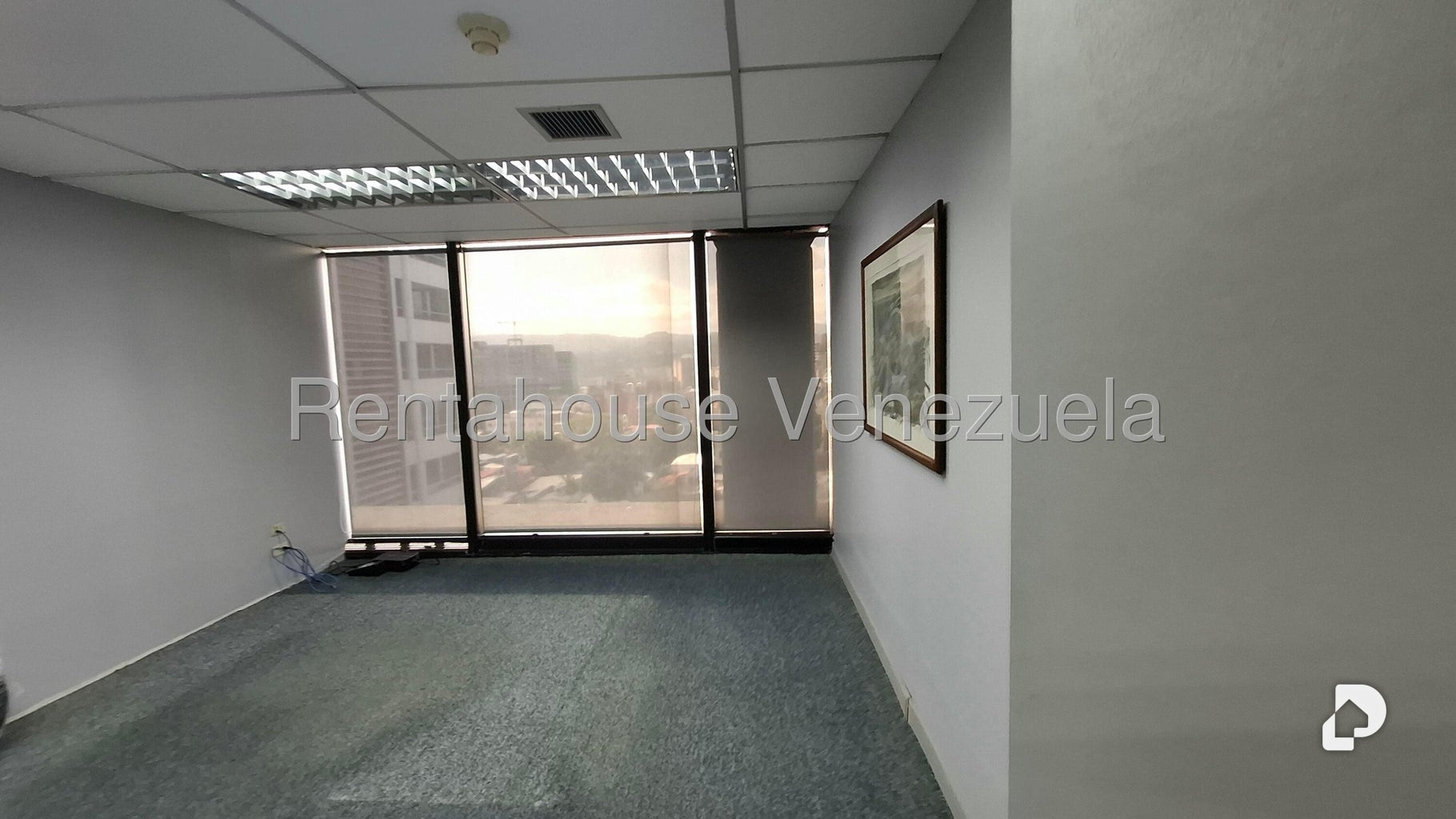 Oficina en La Castellana, Caracas – 12