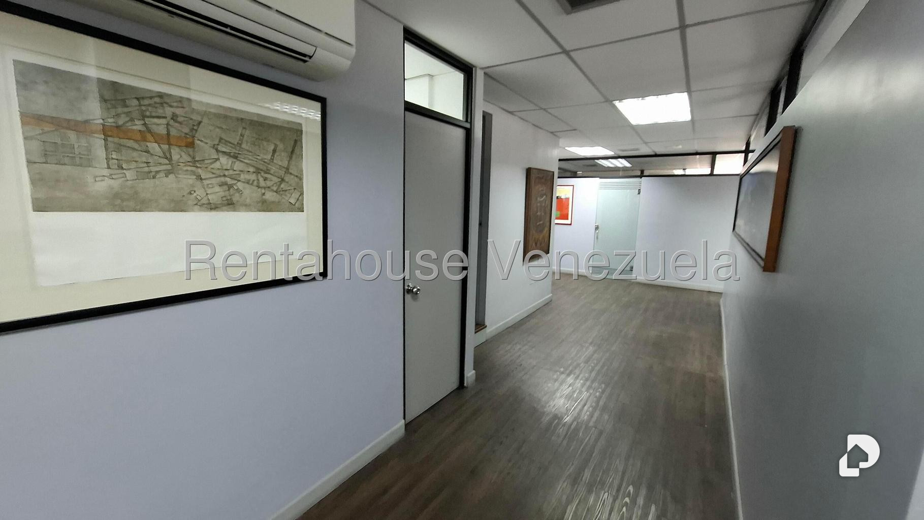Oficina en La Castellana, Caracas – 24