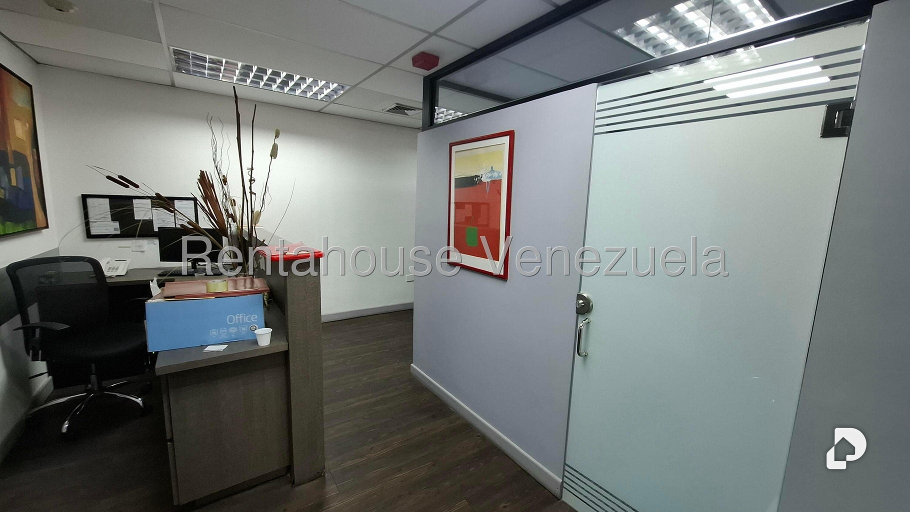 Oficina en La Castellana, Caracas – 17