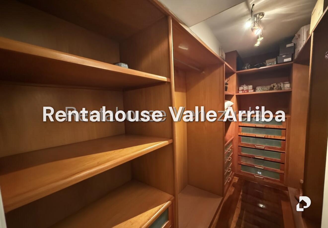 Apartamento en Lomas de La Lagunita, Caracas – 19
