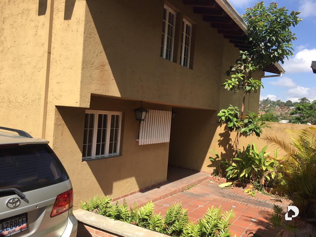 Townhouse en El Arroyo, Caracas – 2