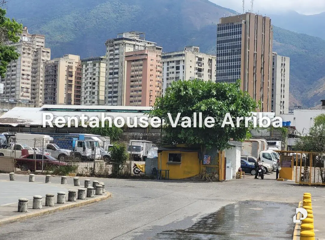 Terreno en Los Cortijos de Lourdes, Caracas – 13