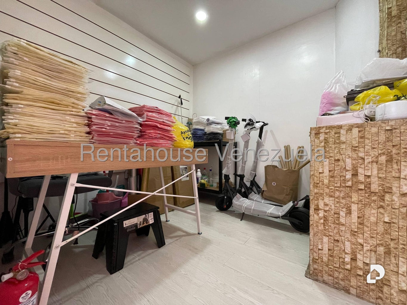 Commercial space in Los Samanes, Caracas – 11