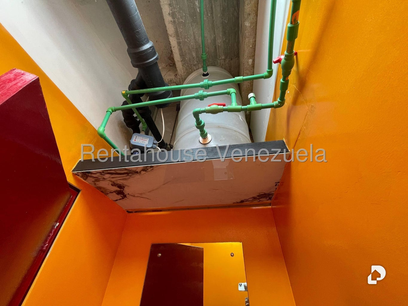 Commercial space in Los Samanes, Caracas – 8
