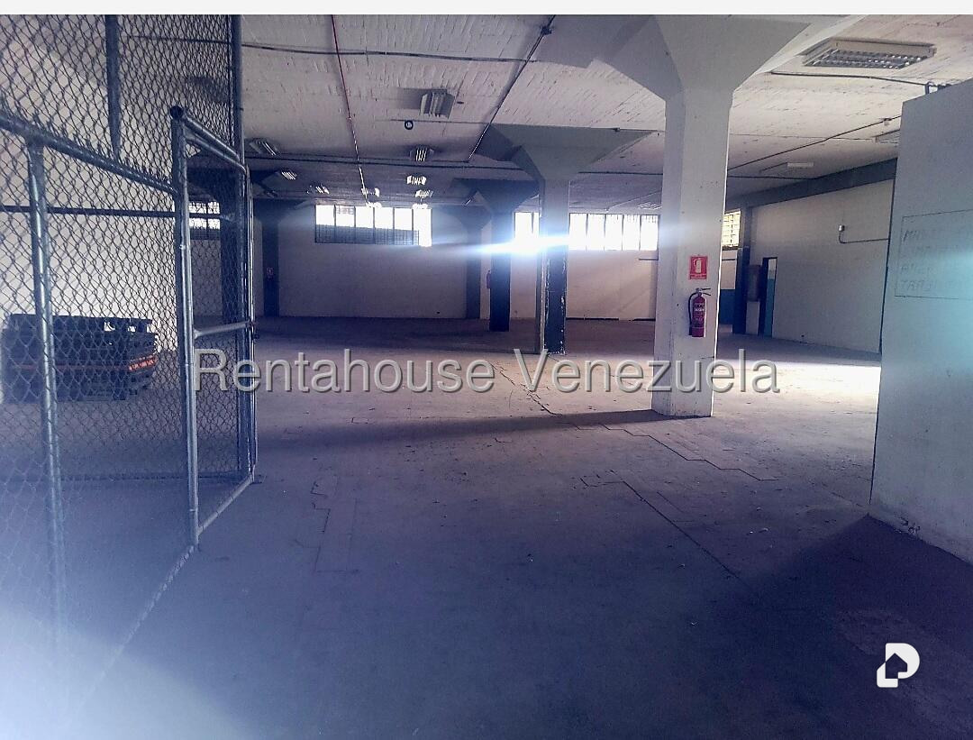 Local comercial en Boleíta Norte, Caracas – 16