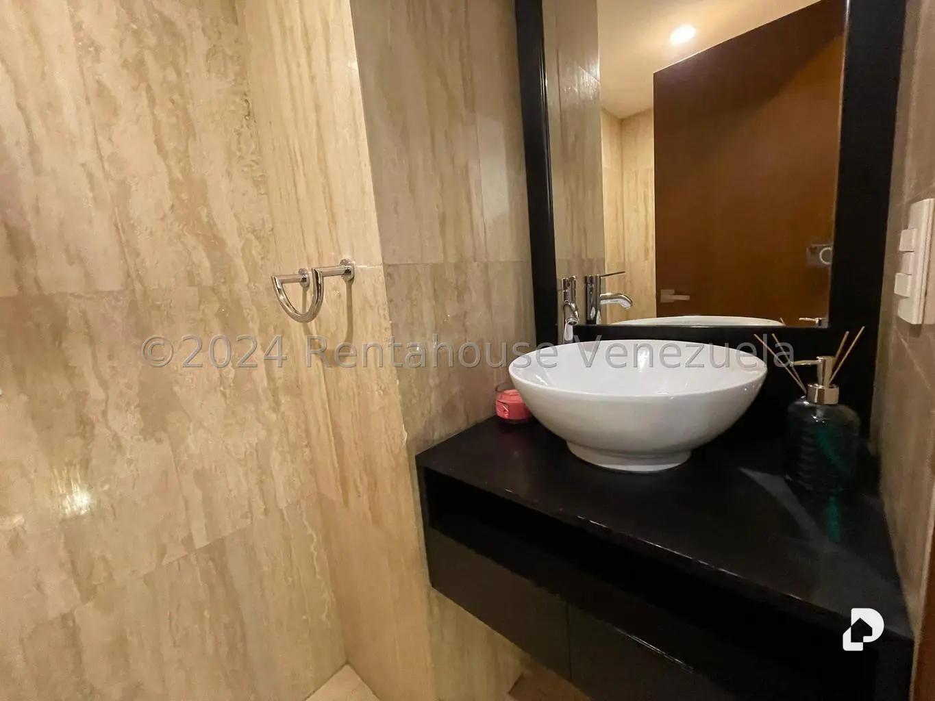 Apartment in La Florida, Caracas – 19