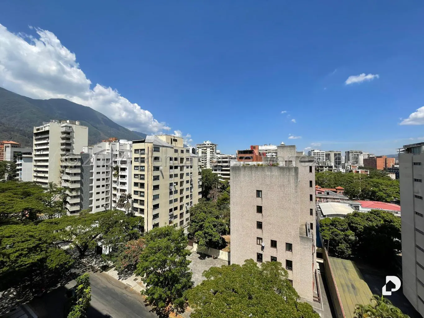 Apartment in La Florida, Caracas – 22