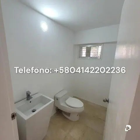 Casa en Cumbres de Curumo, Caracas – 28