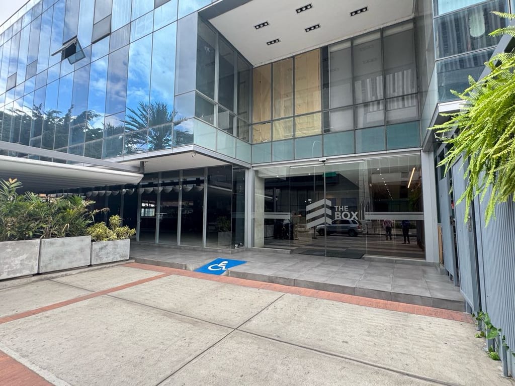 Oficina en Las Mercedes, Caracas - 1