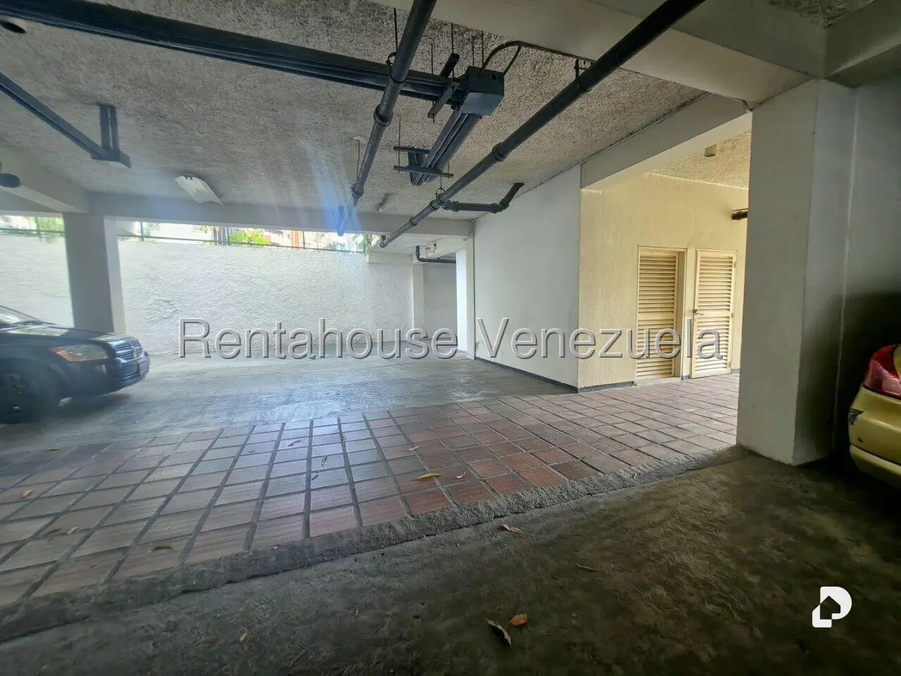 Apartamento en La Florida, Caracas – 23