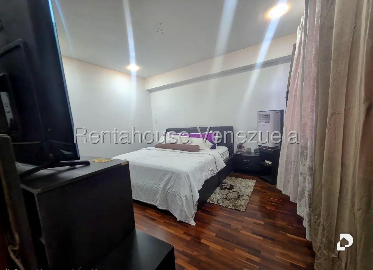 Apartamento en La Florida, Caracas – 12