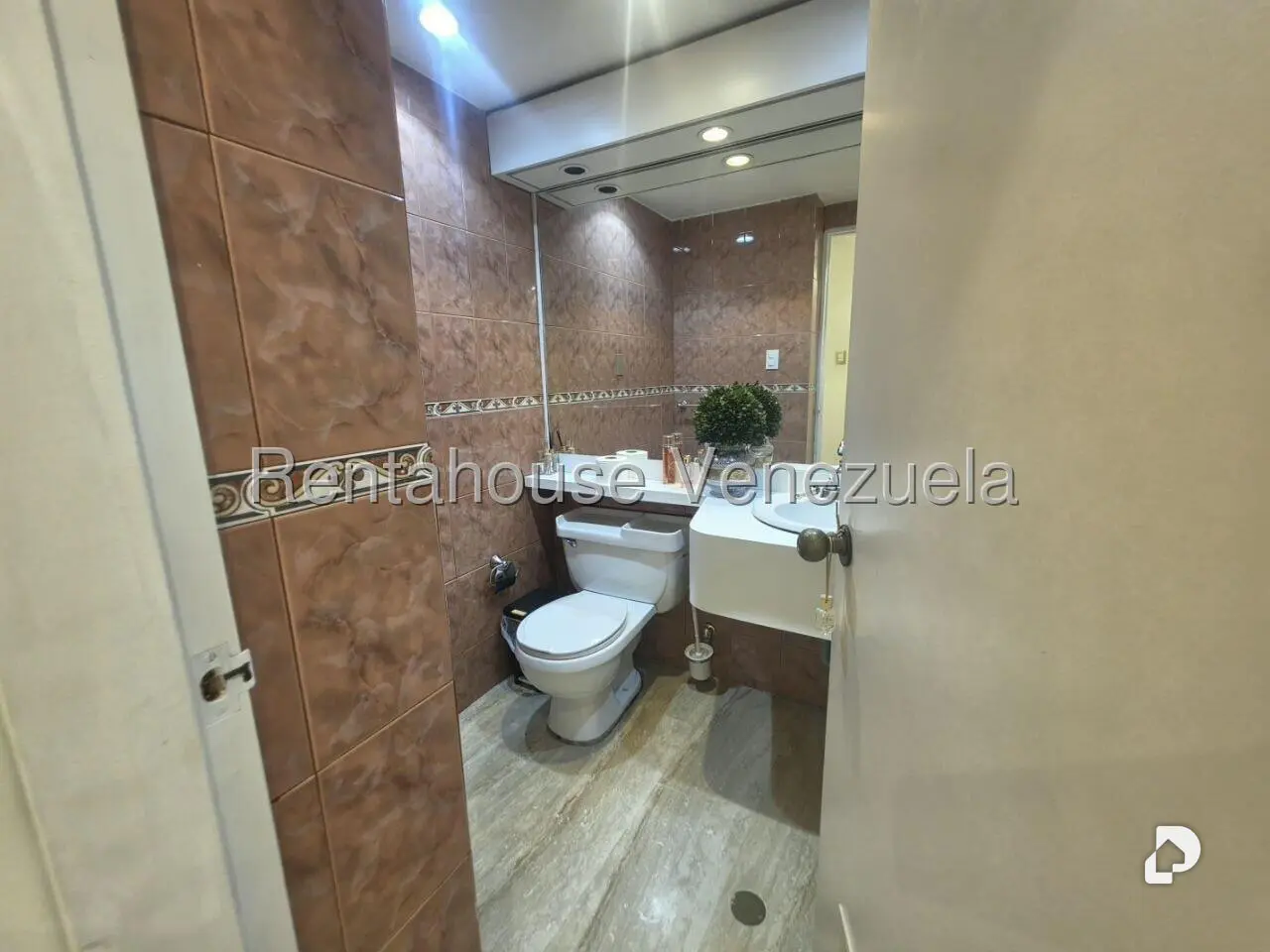Apartamento en La Florida, Caracas – 22