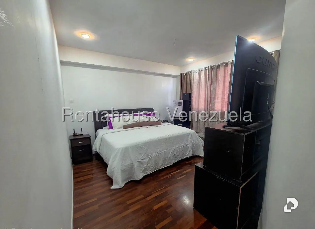 Apartamento en La Florida, Caracas – 11