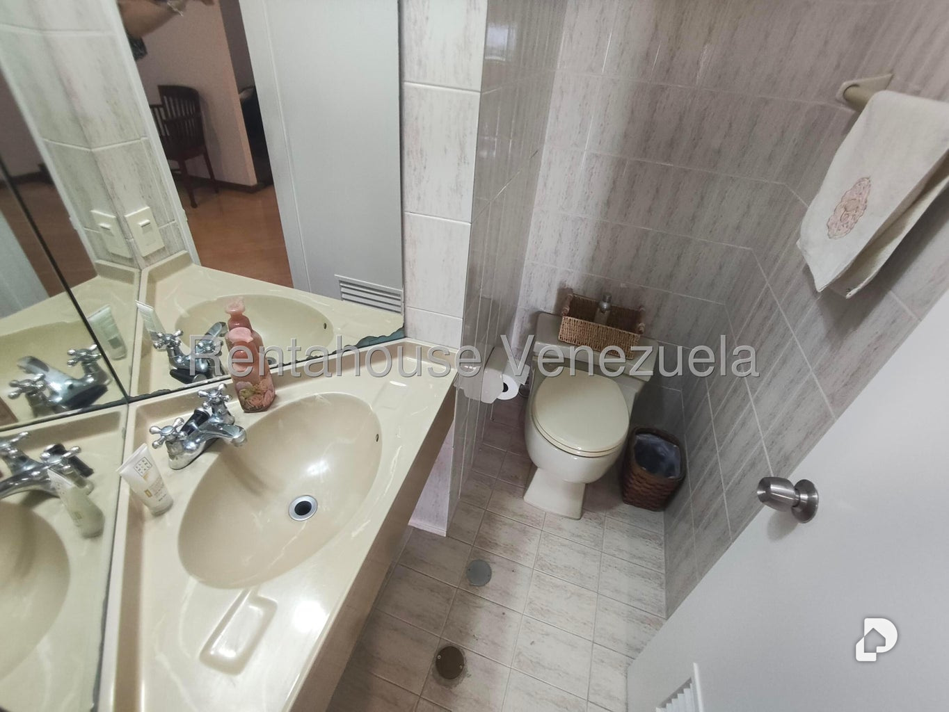 Apartamento en Los Naranjos (del Cafetal), Caracas – 18