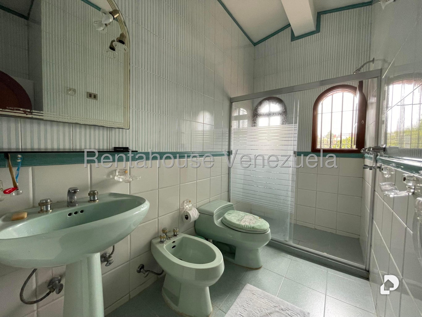 Casa en Los Castores, San Antonio de Los Altos – 28