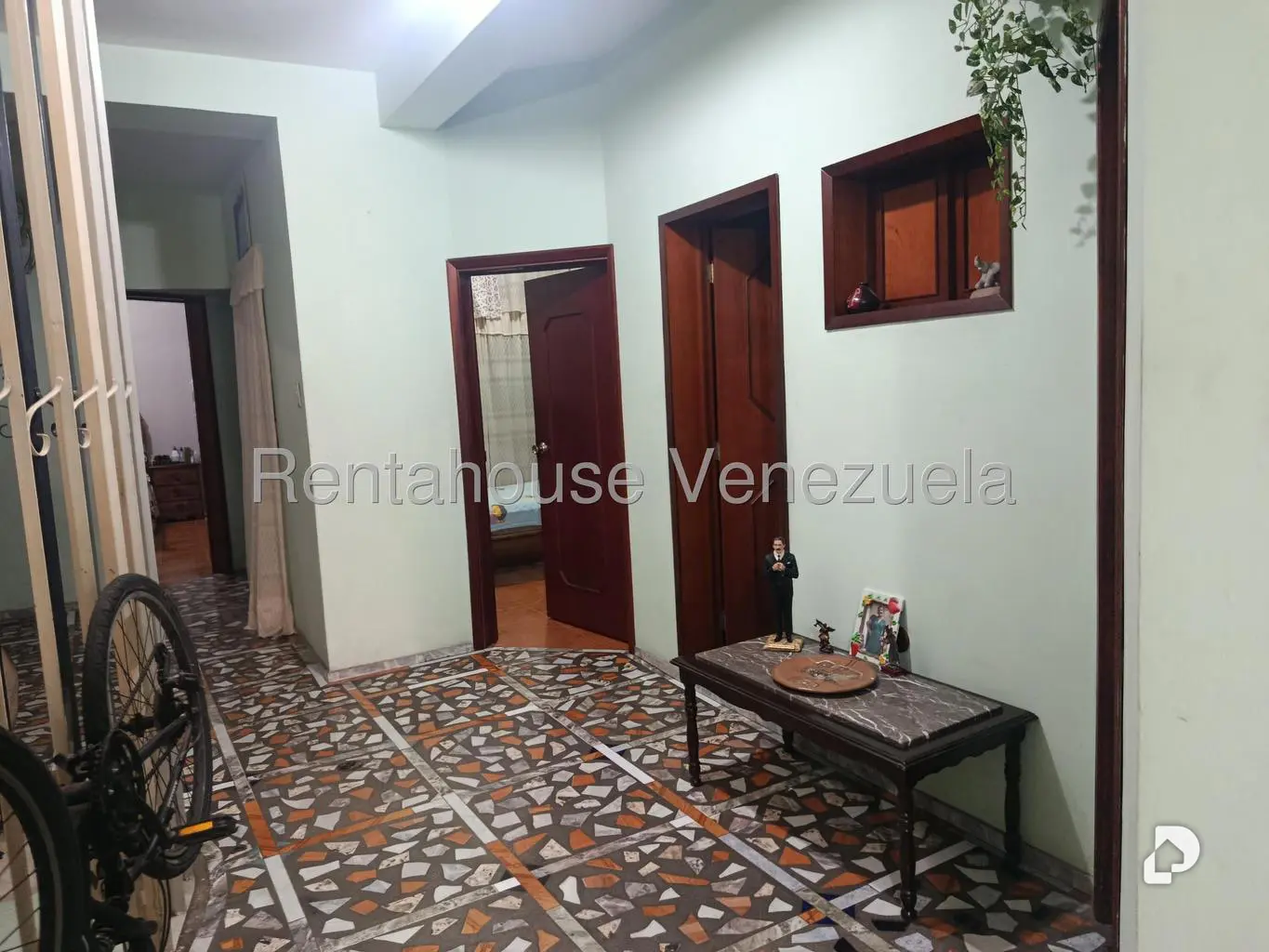Apartamento en Parroquia Santa Rosalía, Caracas – 26